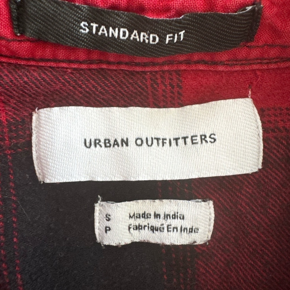 Men’s Urban Outfitters Red and Black Flannel button up size S - Picture 4 of 6